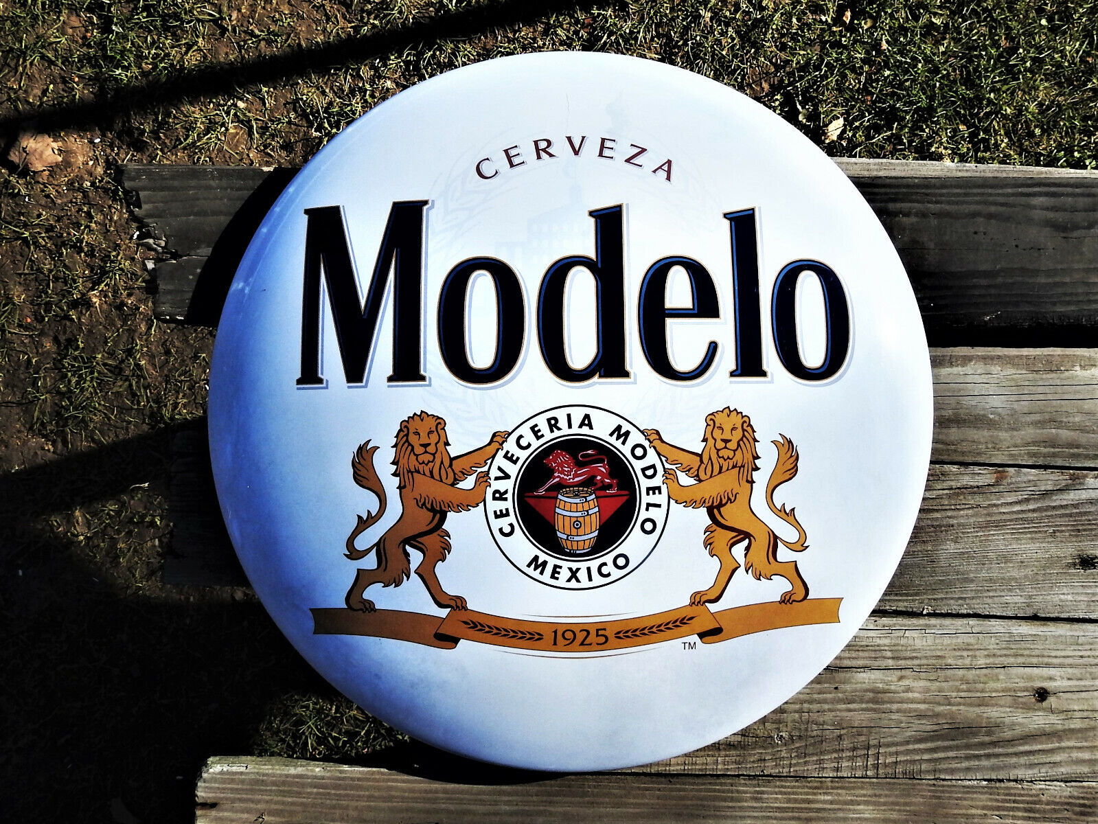 Modelo Domed Button Tin Metal Sign - Light - Cerveza - Mexican Lager - Beer